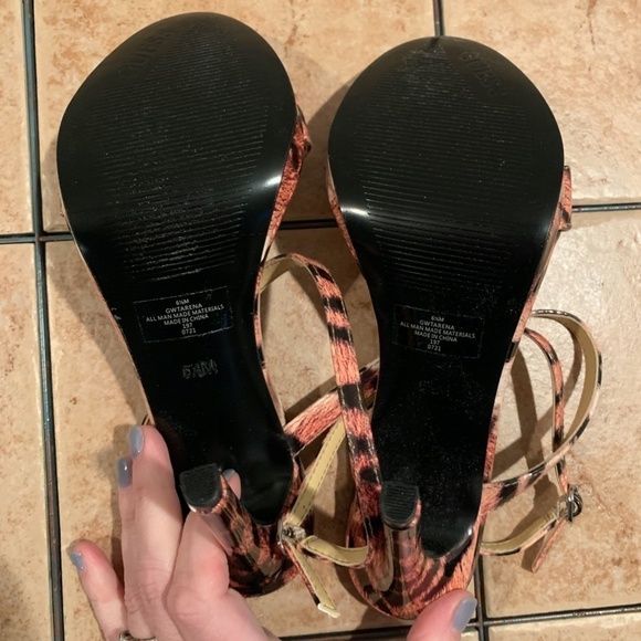 Guess Tarena Heels size 6.5 NIB - Picture 8 of 12
